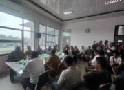 Sinergi dengan Pemerintah, Polsek Ujungbatu Turut Hadiri Rakor Penutupan Jembatan Sungai Rokan