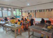 Polsek Kuantan Tengah Kawal Program Makan Bergizi Gratis untuk 2.436 Pelajar di Teluk Kuantan