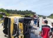 Sigap! Personel Sat PJR Ditlantas Polda Riau Tangani Laka Lantas di KM 10 Tol Permai, Tak Ada Korban Jiwa