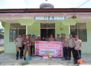 Polsek Kampar Kiri Hilir Bersihkan Mushollah Al Hidayah: Menjelang HUT Bhayangkara, Polri Berbagi Kebaikan