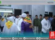 343 Jamaah Haji Kloter 9 Asal Rokan Hulu Tiba Selamat di Batam, Disambut Langsung Bupati Anton