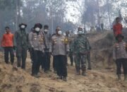 Wakapolda Riau Bersama Bupati Rokan Hulu Pimpin Pemadaman Api di Wilayah Rokan Hulu