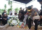 Iptu Anumerta Donald “Pahlawan Karhutla” Riau Dimakamkan Secara Kedinasan