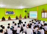Polsek Kunto Darussalam Edukasi Pelajar Soal Bahaya Narkoba di Desa Sungai Kuti