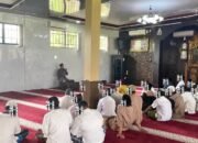 Terus Jadi Lebih Baik, Warga Binaan Lapas Pasir Pangaraian Dibimbing Ustadz dalam Pengajian Rutin