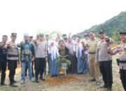 Semarak Hari Pohon Sedunia, Polres Rokan Hulu Tebar Ribuan Bibit di Kawasan Bukit Suligi