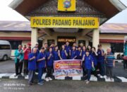 Kin Men Riau Antar Tiga Truk Bantuan untuk Padang Panjang