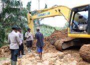 Kerja Keras Tim Polda Riau, Jalur Tertutup Material Bencana di Agam Berhasil Dibuka