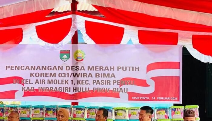 Kasi Intel Korem 031/ Wira Bima Kolonel CPN Fransiskus Hendra Gunawan, Putra Airmolek Hadir di Inhu Saat Pencanangan Desa Merah Putih