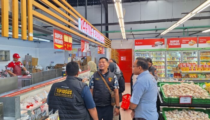 Antisipasi Kelangkaan dan Lonjakan Harga Bapokting, Satgas Pangan Polres Madiun Kota Sidak Pasar Besar Madiun