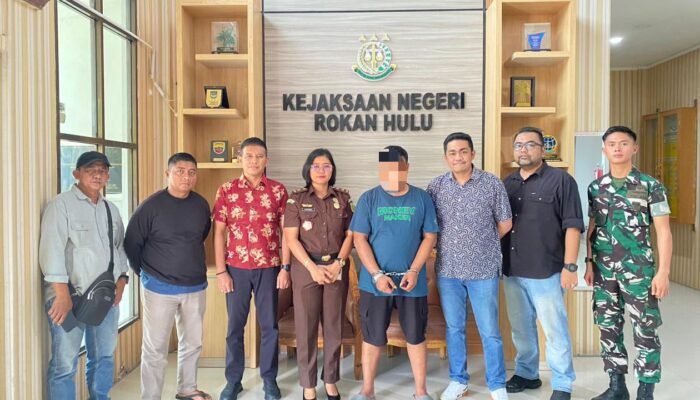 Kejati Riau dan Kejari Rokan Hulu Tangkap DPO “H” Kasus Penganiayaan Berat di Pasir Pangaraian