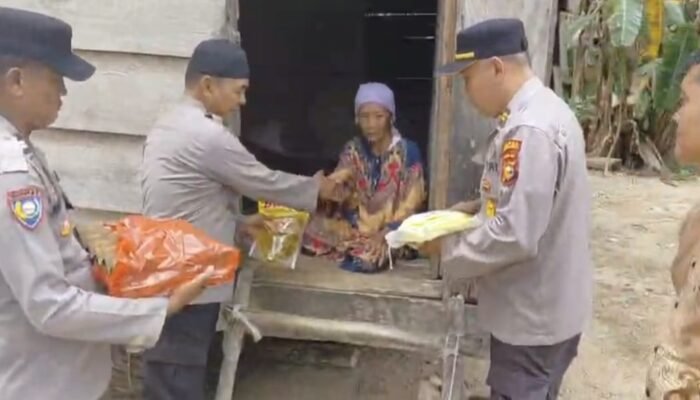 Lewat Program JALUR, Polsek Rambah Sambangi Rumah Warga Dhuafa dan Salurkan Bantuan