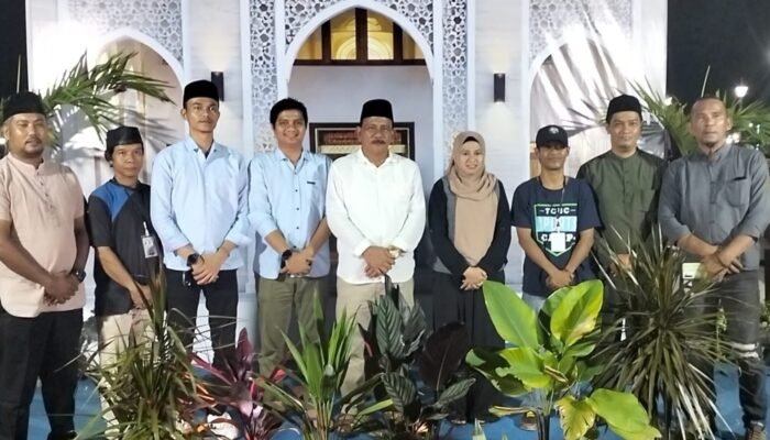 Anggota Dewan Provinsi  Riau Muhtarom Hadiri Festival Lampu Colok di Taman Motuyoko