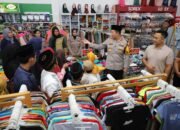 Berkah Ramadan, Kapolres Magetan Ajak Puluhan Anak Yatim Piatu Belanja Baju Lebaran