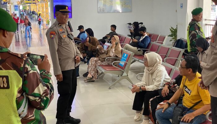 Penumpang KA Meningkat di Hari Ketiga Operasi Ketupat 2026, Pos Pam Stasiun Madiun Intensifkan Pengamanan