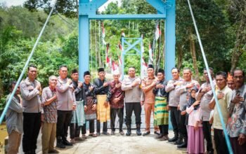 Polri Resmikan Jembatan Gantung Merah Putih Presisi di Rambah Hilir, Warga dan Pelajar Nikmati Akses Mudah dan Aman
