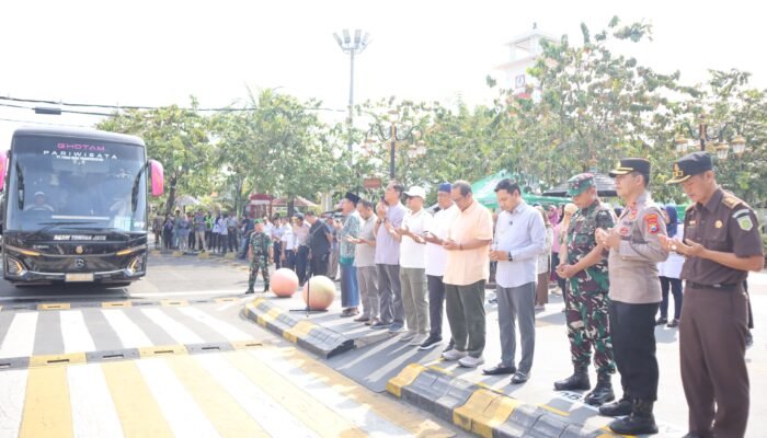 Polres Madiun Kota Kawal Rombongan Arus Balik Gratis, Warga Sampaikan Terima Kasih
