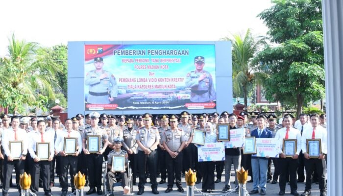 Apresiasi Kinerja dan Kreativitas, Polres Madiun Kota Beri Penghargaan Personel Berprestasi dan Juara Lomba Konten Kreatif