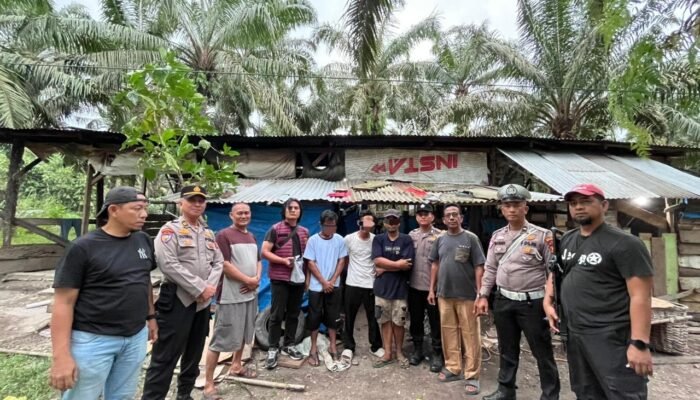 Polsek Kepenuhan Sasar beberapa Pondok di Perkebunan Sawit untuk Berantas Narkoba
