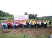 Jaga Kelestarian Lingkungan, Polres Madiun Gandeng Perhutani KPH Madiun Tanam Ribuan Bibit