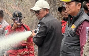 Karhutla 600 Hektare Terkendali, Bupati Zukri Turun Langsung ke Lapangan