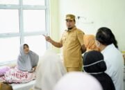 Bupati Inhu Ambil Alih Penanganan, Korban Keracunan Dijamin Gratis