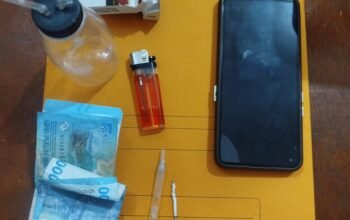 Penggerebekan di Desa Sadar Jaya Siak Kecil, Pengedar Sabu Diciduk Polisi dengan 4 Paket Barang Bukti