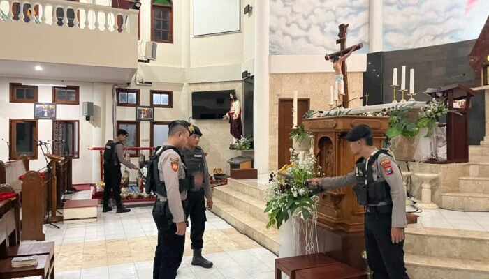 Ratusan Personel Polres Magetan Amankan Ibadah Kenaikan Isa Al Masih, Pastikan Umat Nasrani Beribadah dengan Aman dan Khidmat