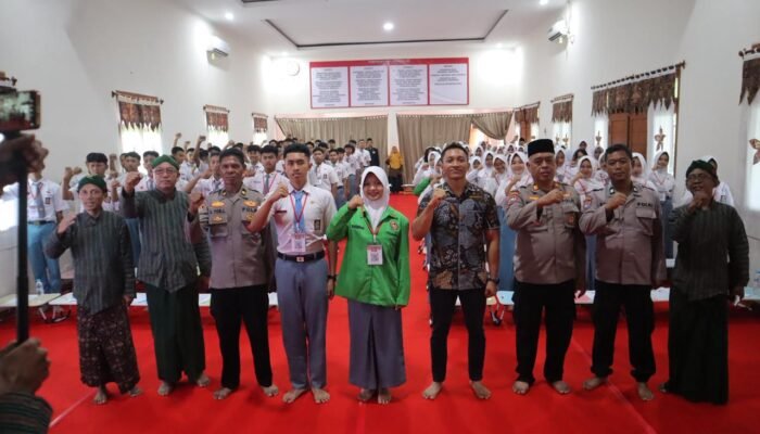 Bangkitkan Nasionalisme Generasi Muda, Polres Magetan Berangkatkan Pelajar ke Kediri Binlat Pendidikan Karakter Jati Diri Bangsa