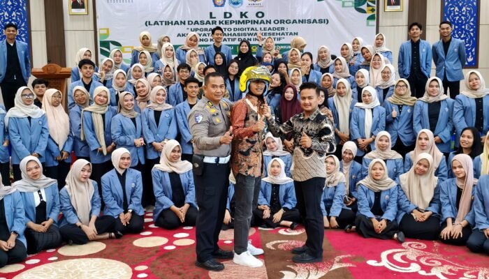 Police Go To Campus, Ditlantas Polda Riau Edukasi Mahasiswa STIKES Payung Negeri Soal Keselamatan Berlalu Lintas