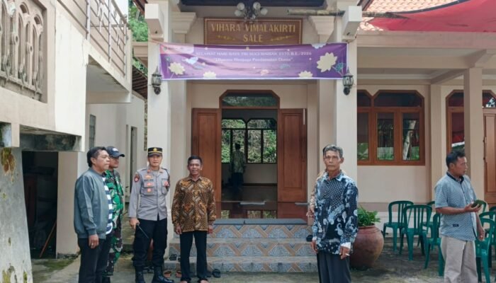 Polisi Hadir untuk Umat, Perayaan Waisak di Vihara Vimalakirti Palosan Berjalan Aman dan Lancar