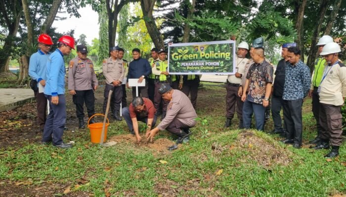 “Nyaman Dulu, Baru Aman”, Polres Dumai Edukasi Anti Narkoba dan Green Policing di Dunia Industri