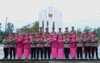 Polres Dumai Gelar Upacara Ziarah di Makam Pahlawan Damai Sentosa Kota Dumai Peringati Hari Bhayangkara ke-80