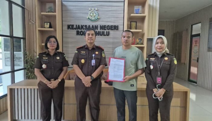Kejari Rokan Hulu Hentikan Penuntutan Dua Perkara Lewat Restorative Justice, Wujudkan Penegakan Hukum yang Humanis