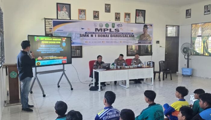 Polsek Bonai Darussalam Edukasi Siswa Baru SMKN 1 Bonai Darussalam, Tanamkan Semangat Anti-Bullying dan Anti-Narkoba Sejak MPLS