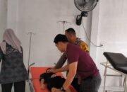 Polsek Bonai Darussalam Evakuasi Dua Korban Mobil yang Terjebak Banjir di Sontang