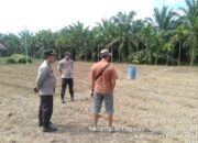 Polsek Kunto Darussalam Pastikan Kesiapan Lahan Jagung di Desa Kembang Damai Perkuat Ketahanan Pangan Nasional