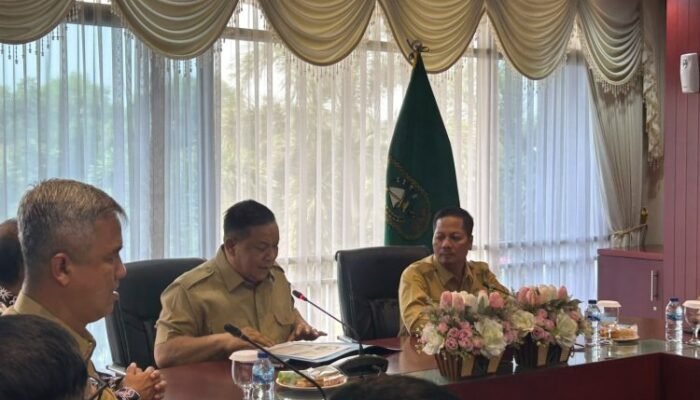 Mukhlisin Expose Persiapan Pacu Jalur 2026, Pemprov Riau Minta Rampungkan 16 Agustus