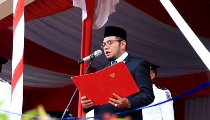 Iwan Taruna Bacakan Teks Proklamasi, Upacara HUT ke-81 RI di Inhil Berlangsung Khidmat