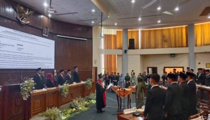 Hj. Riyin Nur Asiyah Resmi Dilantik Jadi Ketua DPRD Magetan Sisa Masa Jabatan 2024–2029