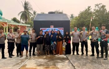 Polres Rohul Salurkan Bantuan Air Bersih, Bantu Warga Terdampak Sumur Kering Akibat Kemarau Panjang