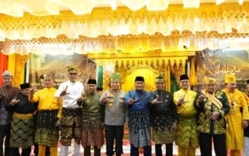 Panglima Besar Hulubalang LAMR Hadiri Pelepasan Komjen Herry Heryawan, Apresiasi Pelestarian Budaya Melayu dan Green Policing