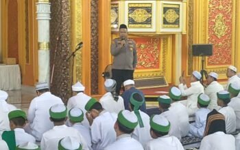Kapolsek Kepenuhan Gelar Jumat Keliling, Imbau Warga Cegah Karhutla dan Penyalahgunaan Narkoba