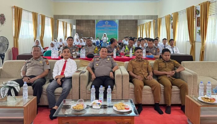 Polsek Perhentian Raja Edukasi Pelajar tentang Hoaks dan Bullying