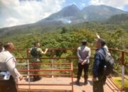 Asap Karhutla Masih Terlihat, Petugas Gabungan Siaga di Perbatasan Cemoro Sewu–Cemoro Kandang